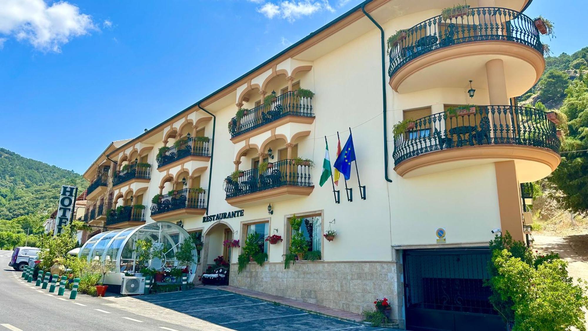 Hotel El Curro Burunchel Exterior photo